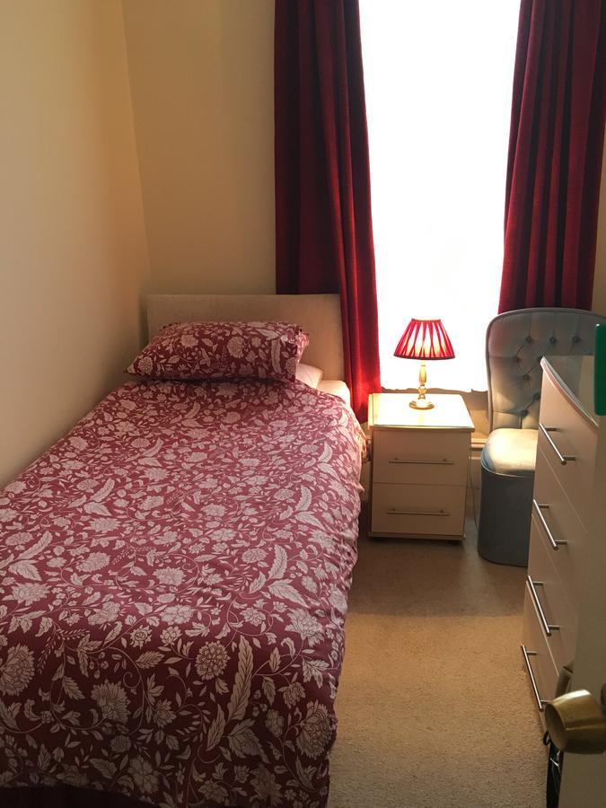사우샘프턴 Ellenborough House B&B 외부 사진