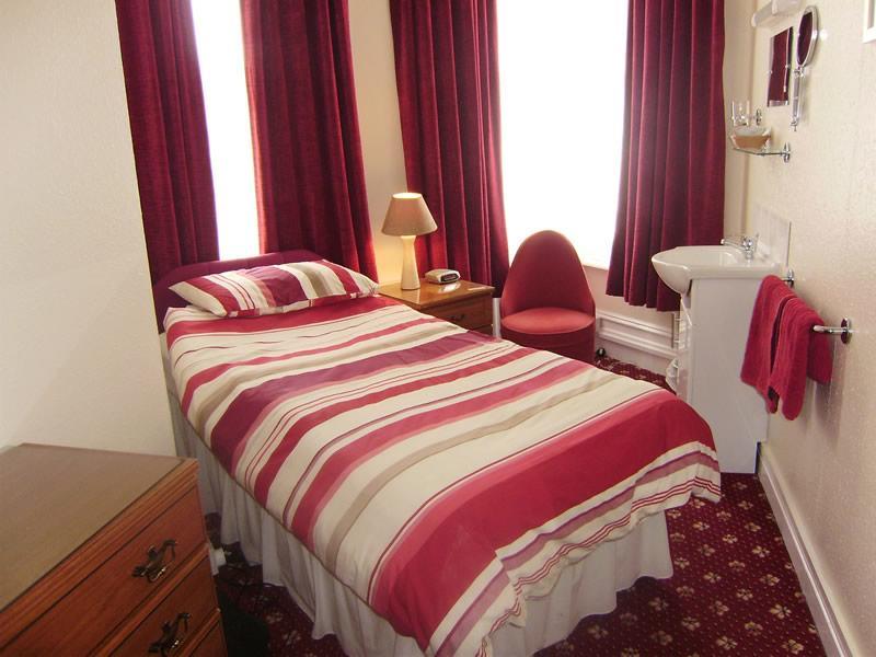 사우샘프턴 Ellenborough House B&B 외부 사진