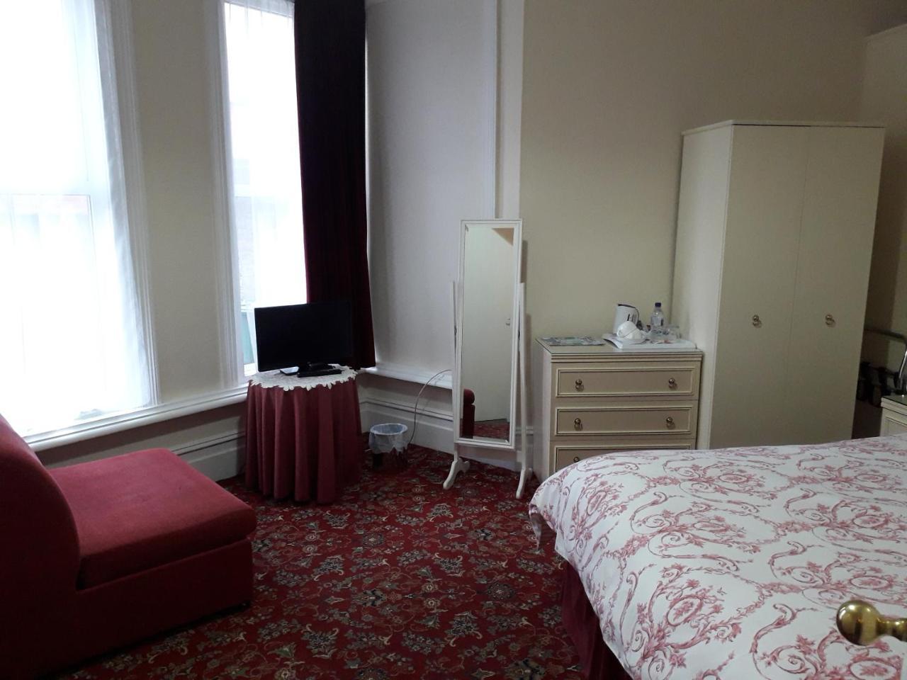 사우샘프턴 Ellenborough House B&B 외부 사진